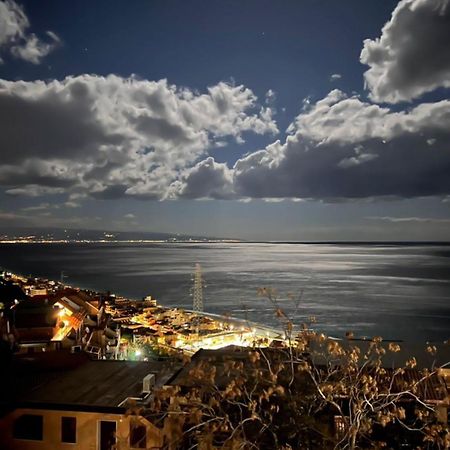 Appartement La Goccia Sul Mare à Letojanni Extérieur photo