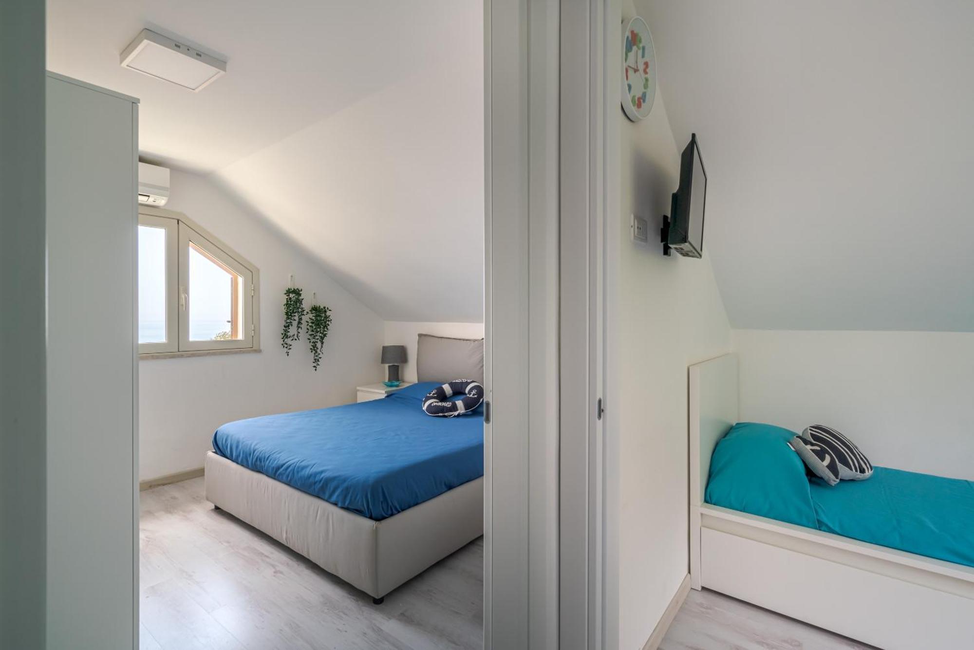 Appartement La Goccia Sul Mare à Letojanni Extérieur photo