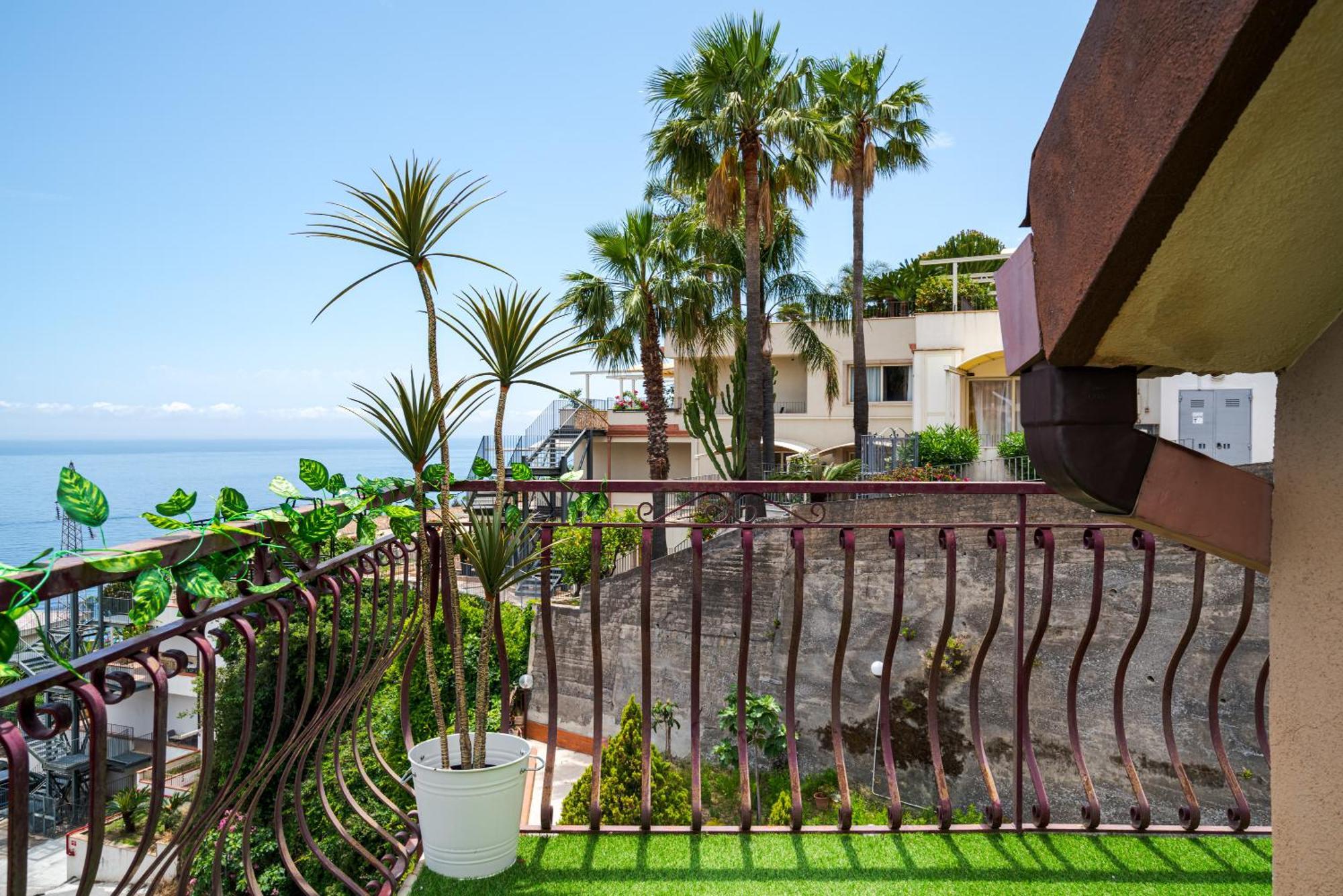 Appartement La Goccia Sul Mare à Letojanni Extérieur photo